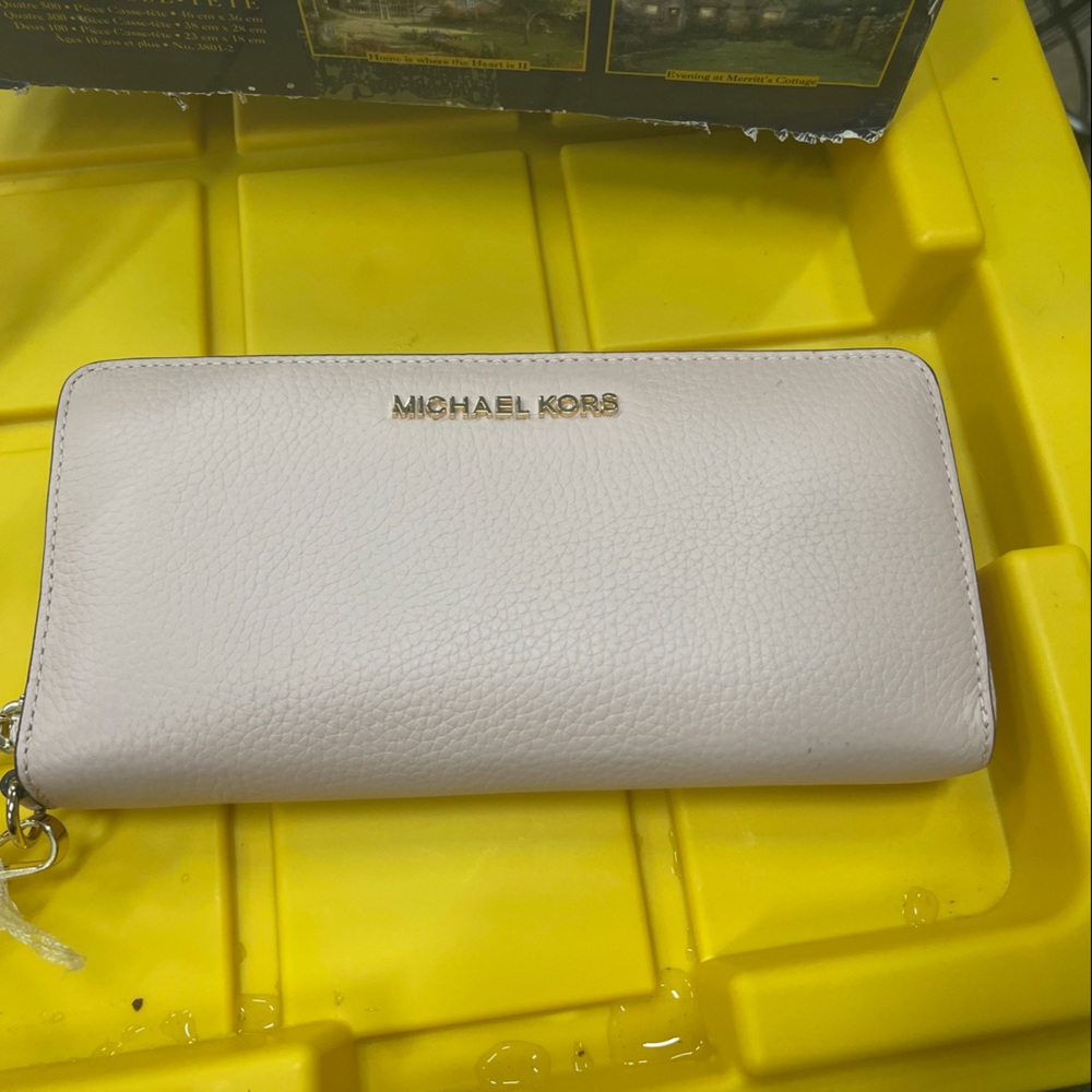 Michael Kors wallet New